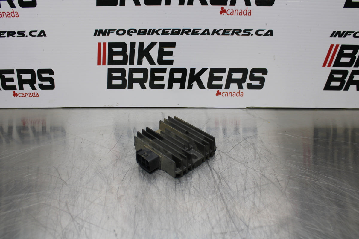 09 YAMAHA ROYAL STAR XVZ1300TF VENTURE RECTIFIER VOLTAGE REGULATOR BB151