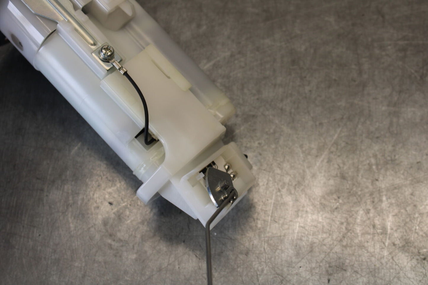 18-23 KAWASAKI NINJA 400 FUEL PUMP GAS PETROL SENDER UNIT  BB679