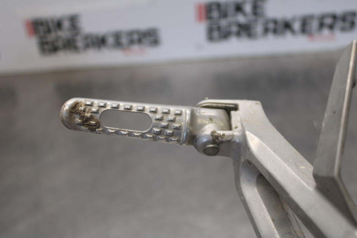 05-06 HONDA CBR600RR LEFT REAR BACK PASSENGER PEG BB893