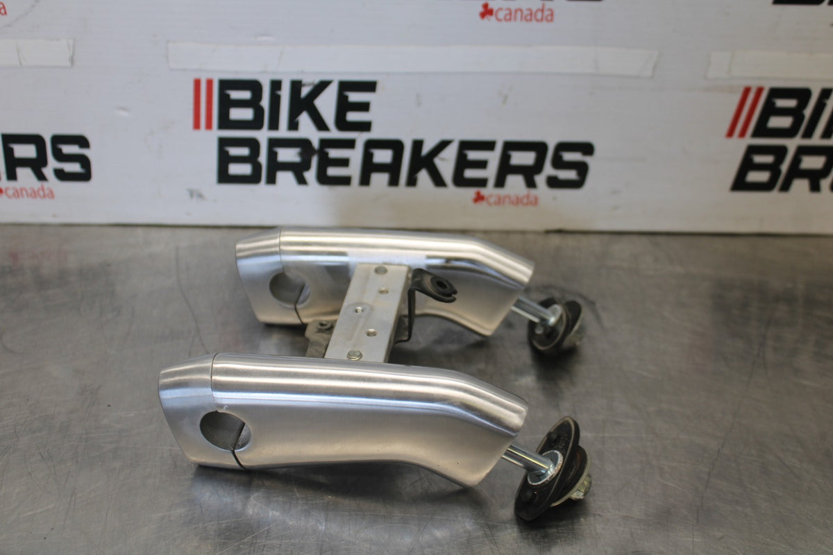 07 SUZUKI BOULEVARD M50 HANDLEBAR RISERS BB897