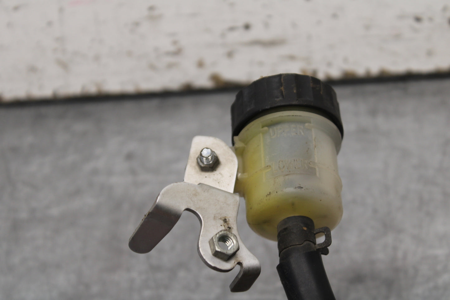 06 YAMAHA YZF R6 REAR BACK BRAKE MASTER CYLINDER W RESERVOIR BB716