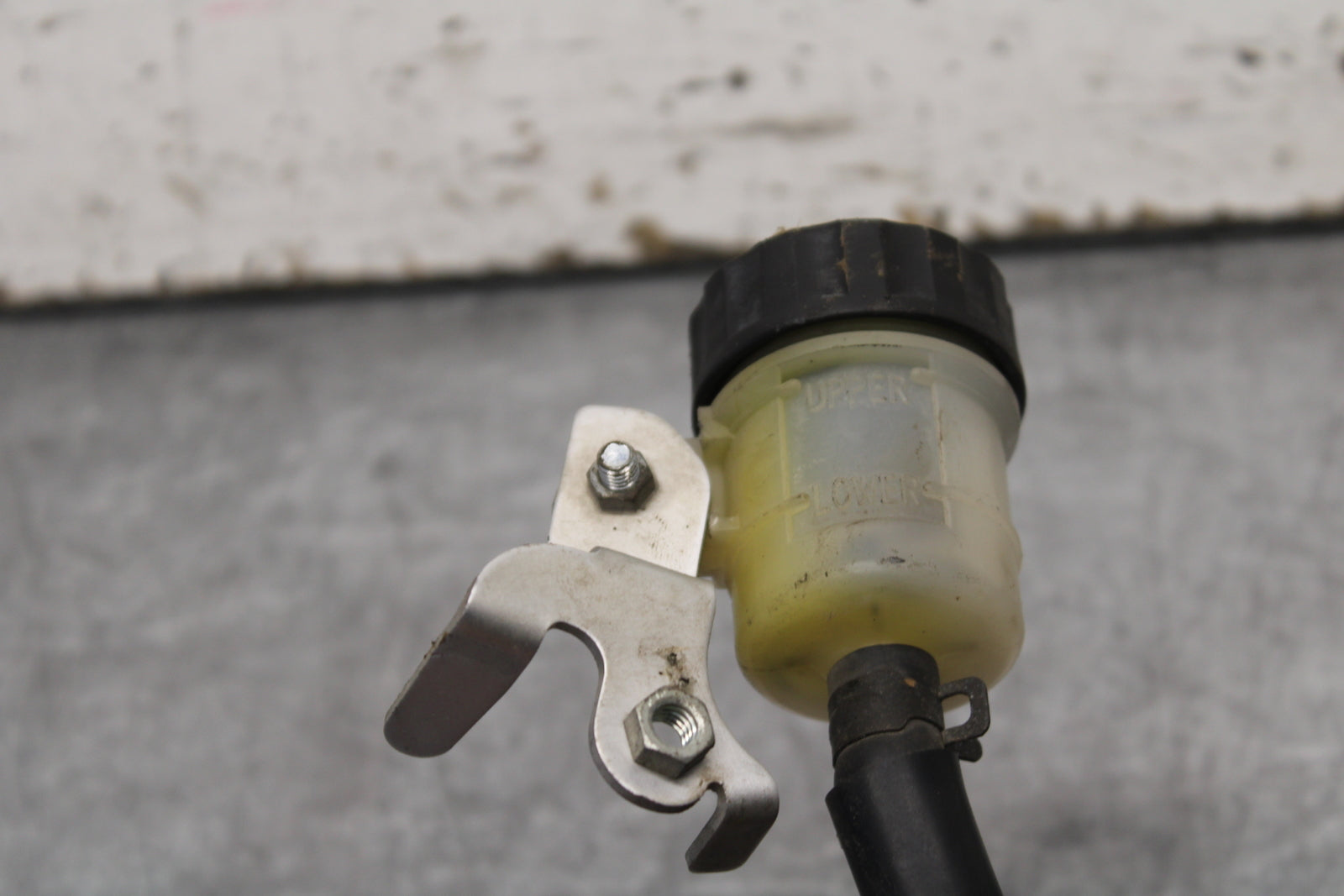 06 YAMAHA YZF R6 REAR BACK BRAKE MASTER CYLINDER W RESERVOIR BB716