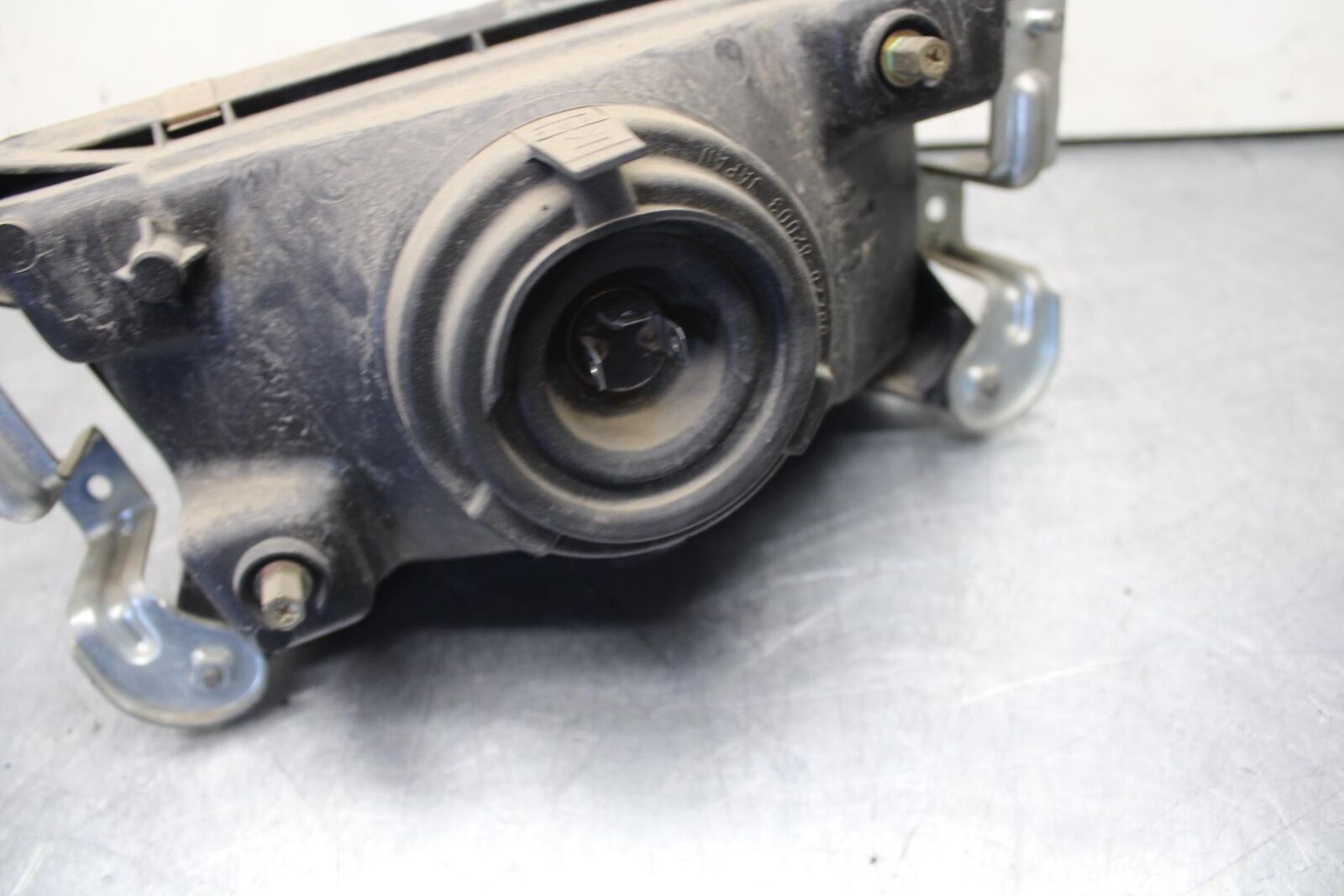 1995 Suzuki RF600R FRONT HEADLIGHT HEAD LIGHT LAMP BB615