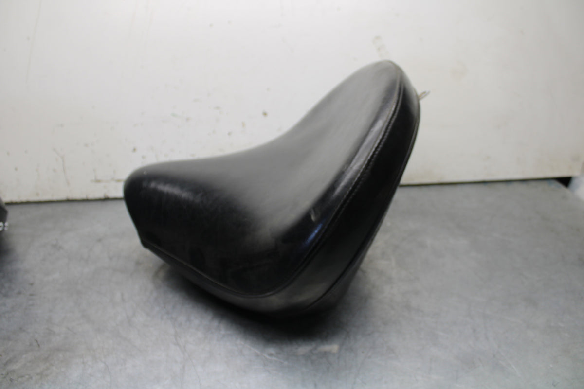 99-00 YAMAHA V STAR 1100 FRONT DRIVERS SEAT BB711