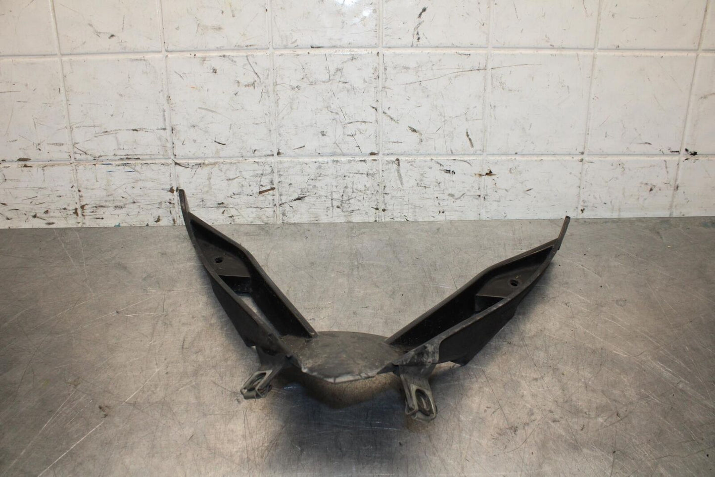 2007 Yamaha YZF R1 FRONT LOWER CENTER COWL FAIRING BB575