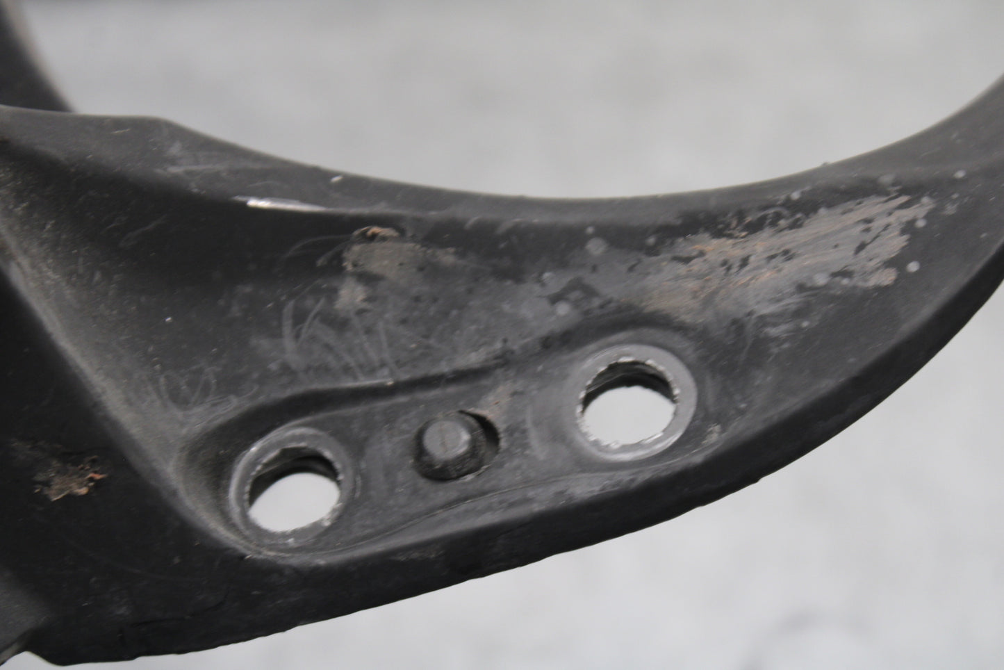 05-06 SUZUKI GSXR1000 UPPER FAIRING MIRROR GAUGES STAY BRACKET 94511-41G00 BB663