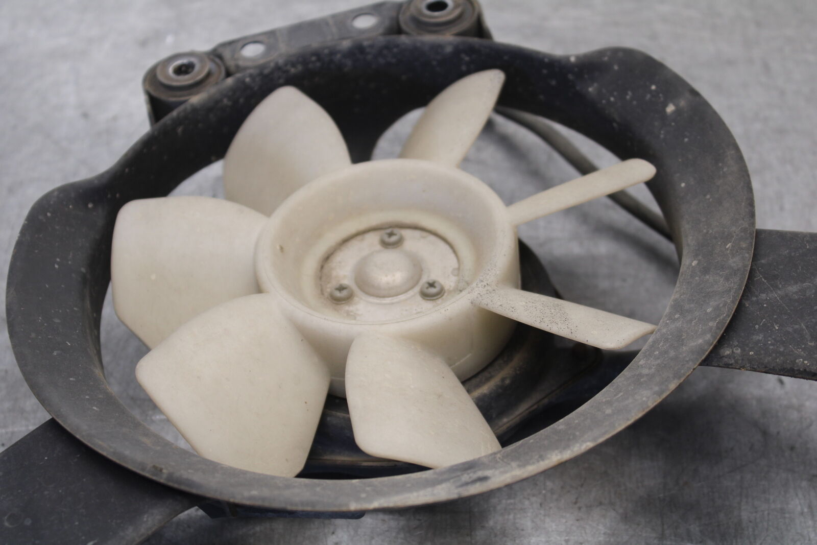 85-86 SUZUKI MADURA 1200 ENGINE RADIATOR COOLING FAN  BB691