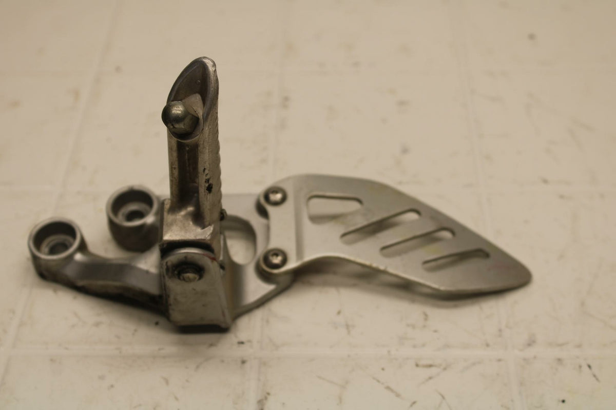 06-07 SUZUKI GSXR750 LEFT REARSET REAR SET DRIVER FOOT PEG REST STOP BB26