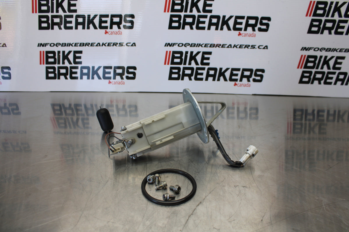 11 SUZUKI GSXR1000 FUEL PUMP GAS PETROL SENDER UNIT BB142