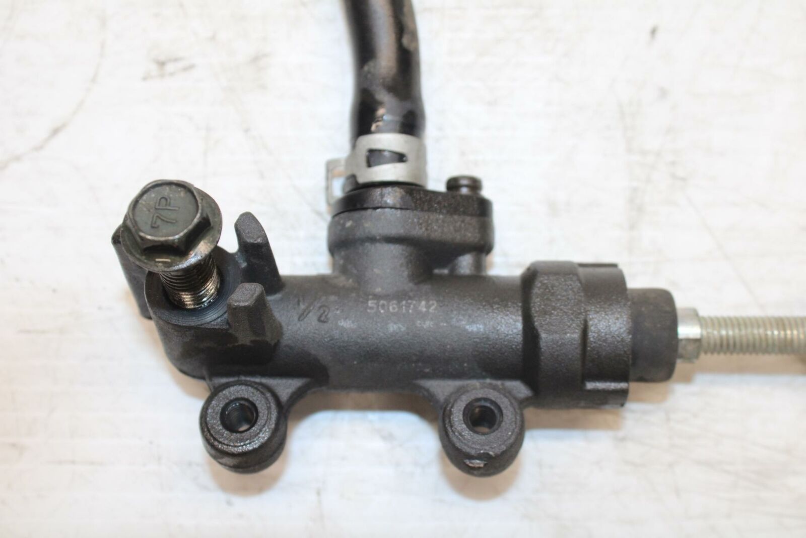 04-09 SUZUKI GS500F REAR  BRAKE MASTER CYLINDER W RESERVOIR 69600-01D00 BB261