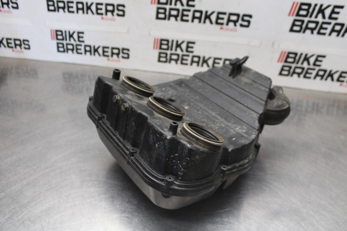 05-08 TRIUMPH SPEED TRIPLE 1050 AIRBOX AIR INTAKE FILTER BOX BB933