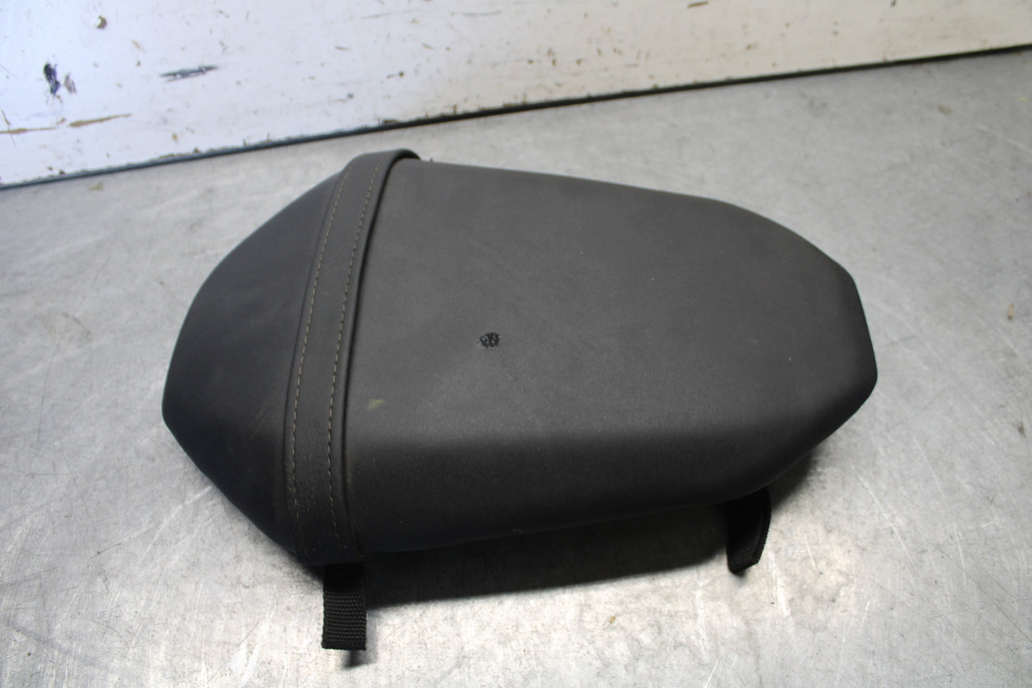 21-24 YAMAHA MT-07 REAR BACK PASSENGER TANDEM SEAT PAD SADDLE PILLION BB662