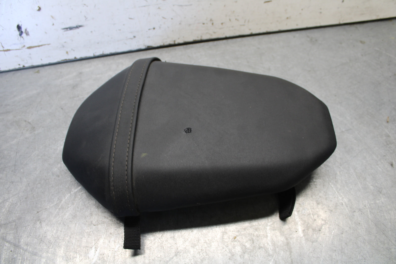 21-24 YAMAHA MT-07 REAR BACK PASSENGER TANDEM SEAT PAD SADDLE PILLION BB662