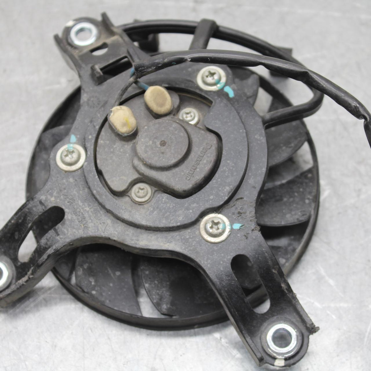 15-18 HONDA CB300FA ENGINE RADIATOR COOLING FAN BB646