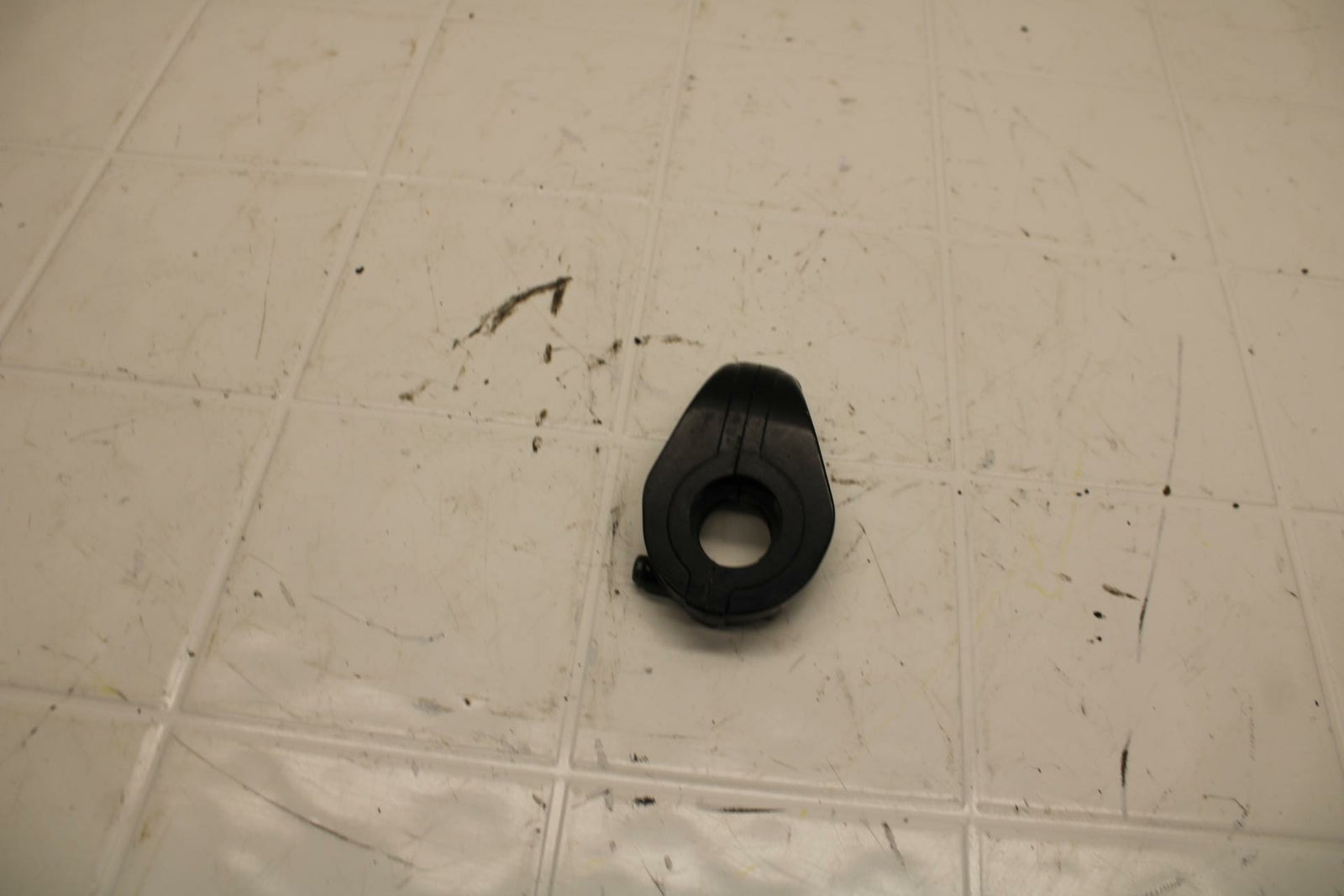 01 YAMAHA YZF R1 THROTTLE CABLE LINE HOUSING GUIDE BB25