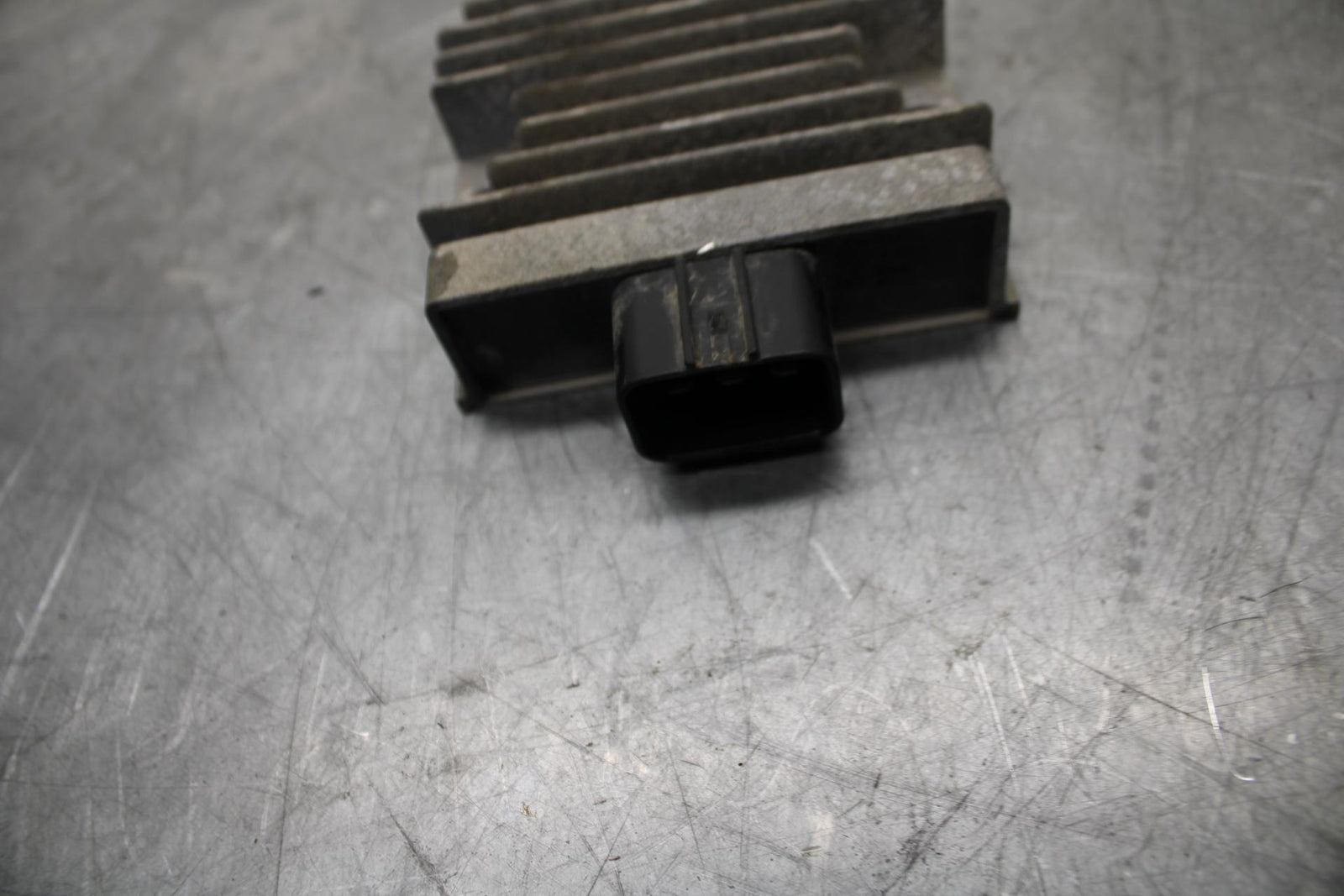 18 KAWASAKI Z 400 RECTIFIER VOLTAGE REGULATOR BB469