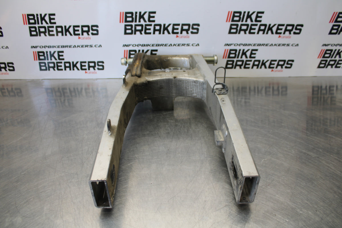 03 SUZUKI SV650S REAR SWINGARM BACK SUSPENSION SWING ARM BB167