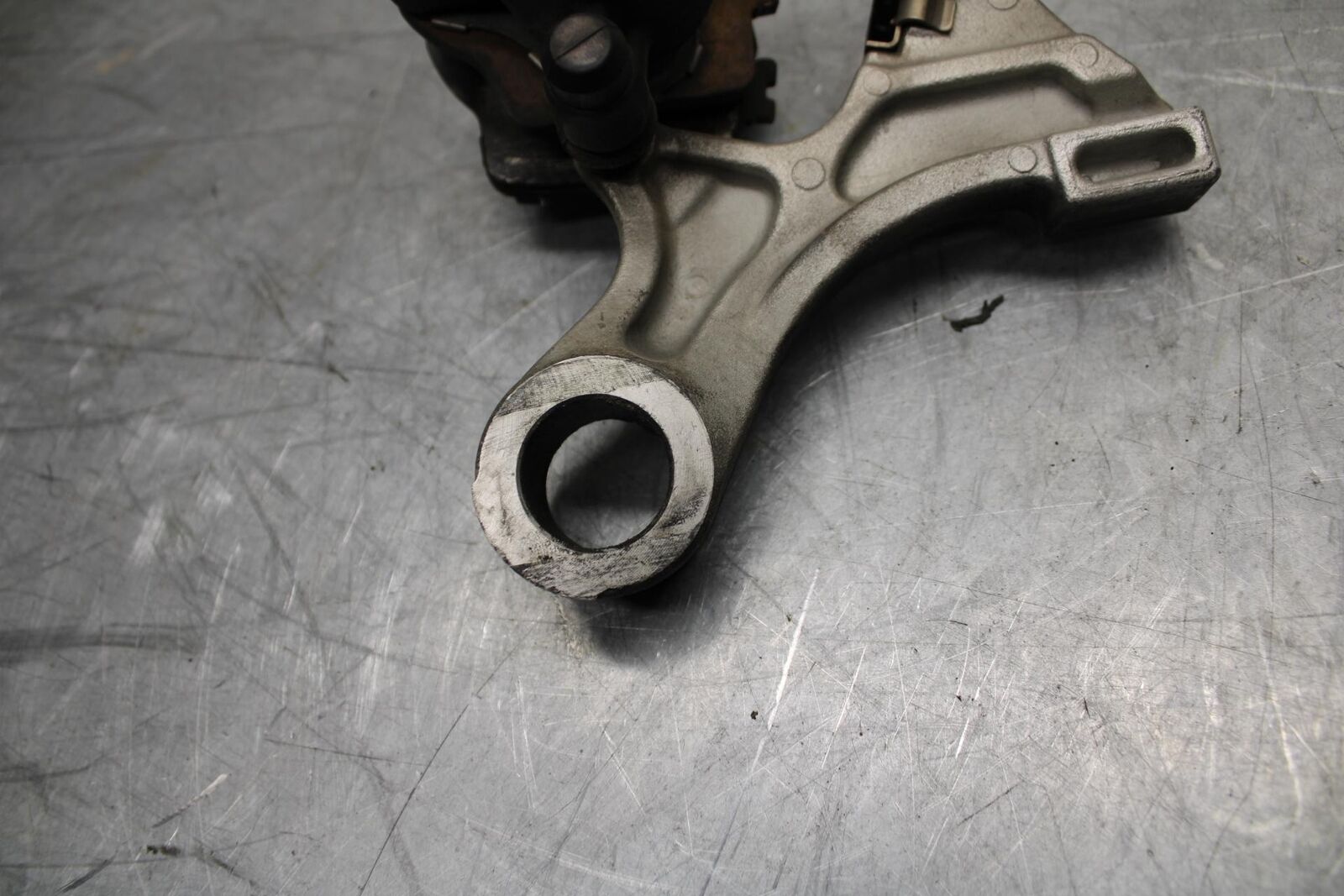 09-12 HONDA CBR600RR REAR  BRAKE CALIPER W MOUNT BRACKET 43150-MFJ-A51 BB450