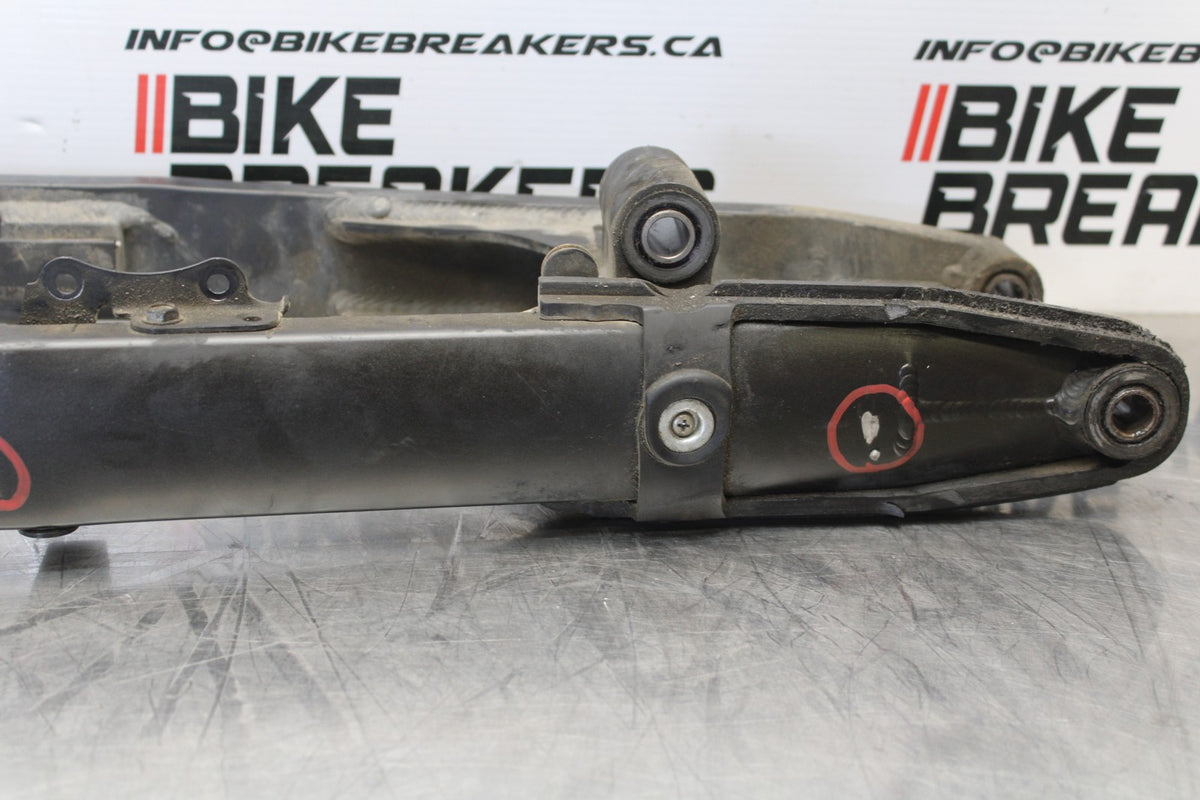 08-18 KAWASAKI KLR650 REAR SWINGARM BACK SUSPENSION SWING ARM BB183