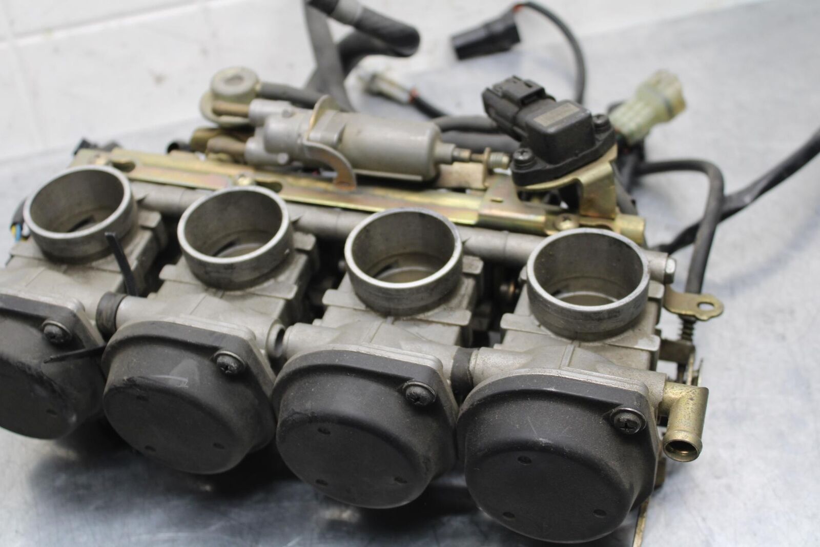 2007 Yamaha YZF R6S MAIN FUEL INJECTORS / THROTTLE BODIES 5SL-13750-00-00 BB594