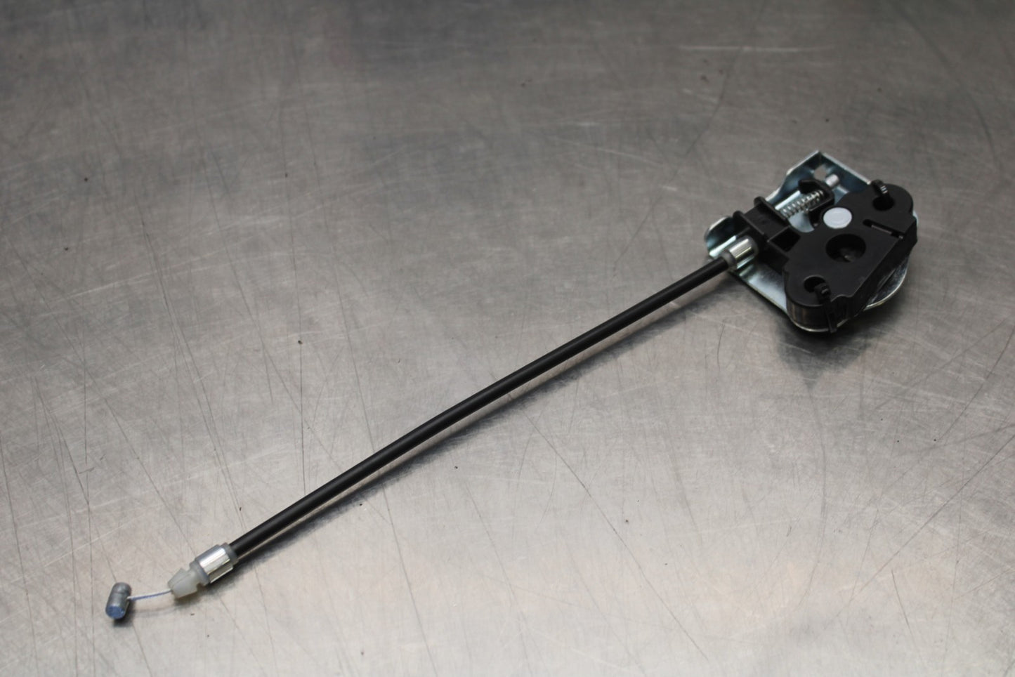 24-25 KAWASAKI NINJA ZX4R REAR PASSENGER SEAT LATCH LOCK ASSEMBLY BB610