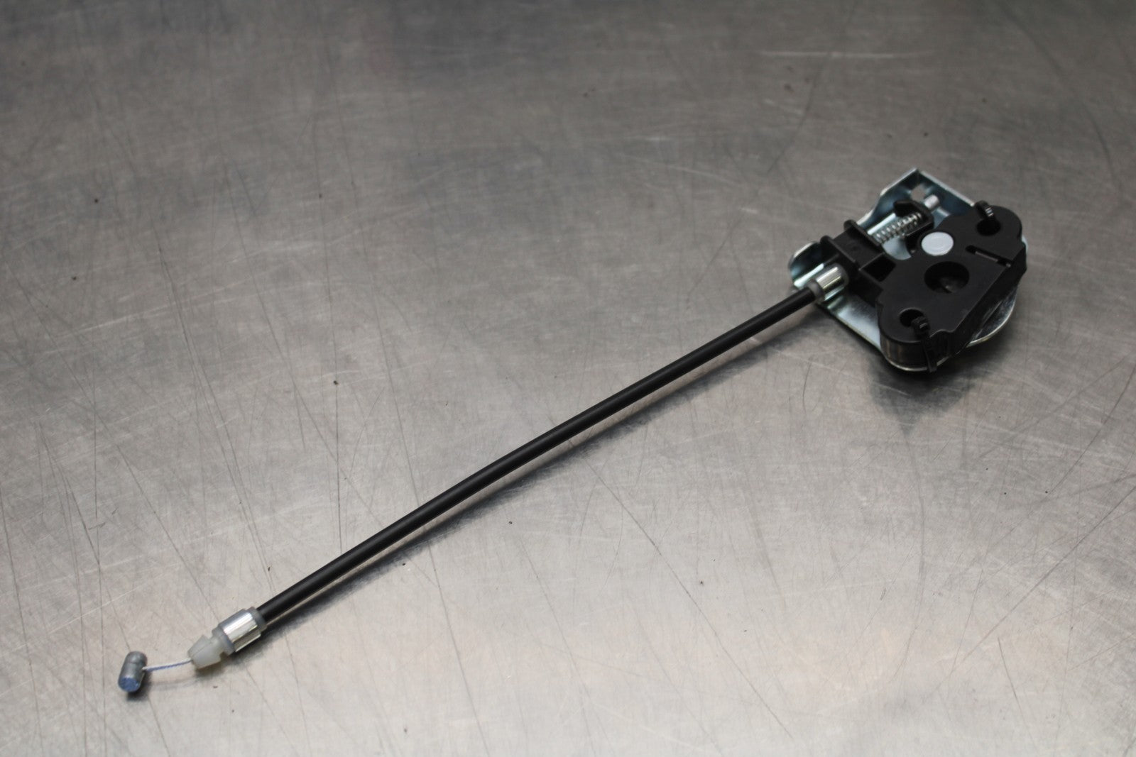 24-25 KAWASAKI NINJA ZX4R REAR PASSENGER SEAT LATCH LOCK ASSEMBLY BB610