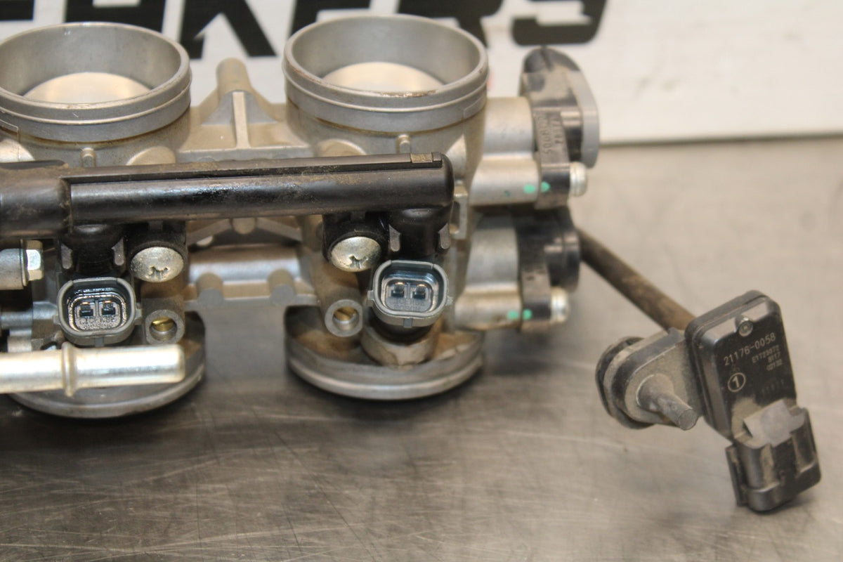 07-08 KAWASAKI NINJA ZX6R MAIN FUEL INJECTORS / THROTTLE BODIES BB937