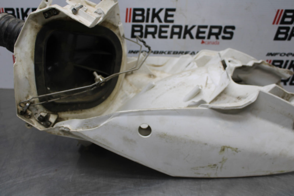 13 KTM 350 SXF AIR CLEANER FILTER BOX BB104