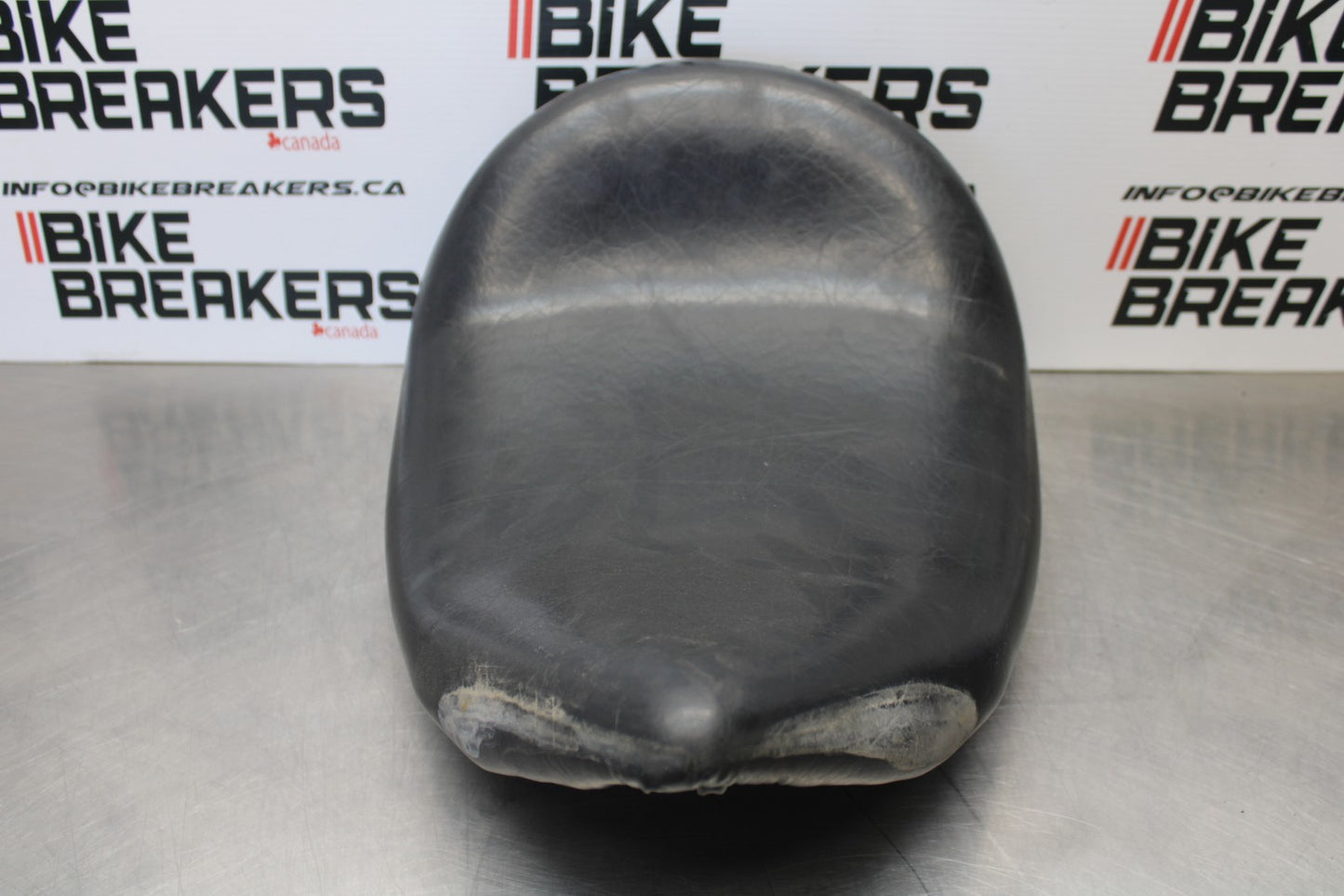 05-06 VICTORY KINGPIN DELUXE FRONT DRIVERS SEAT BB195
