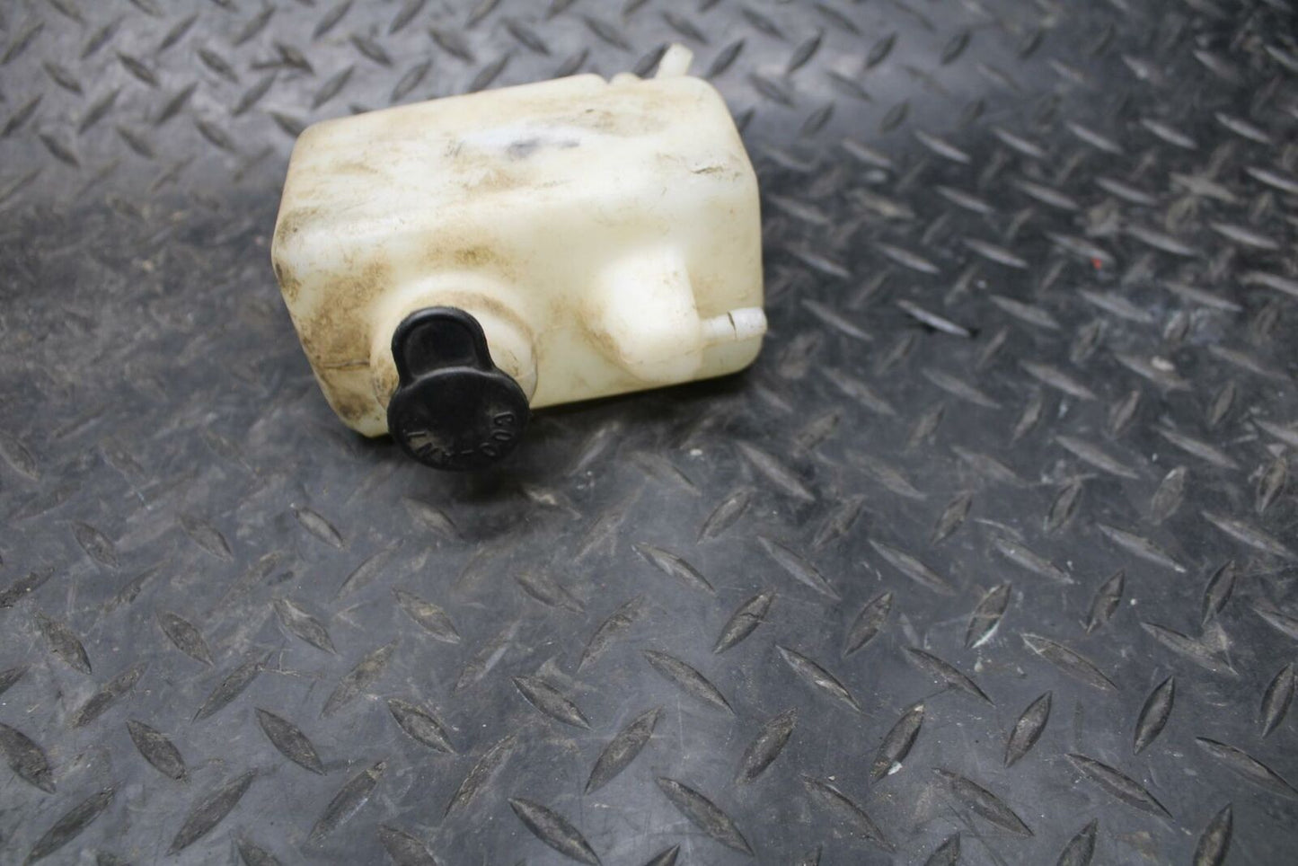 2004 Yamaha Banshee 350 YFZ350 COOLANT WATER TANK RESERVOIR BOTTLE BB232
