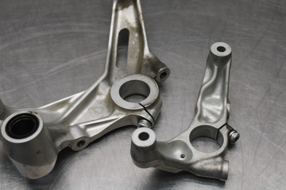 16 DUCATI 959 PANIGALE ENGINE/ FRAME MOUNT MOTOR BRACKET SET BB912