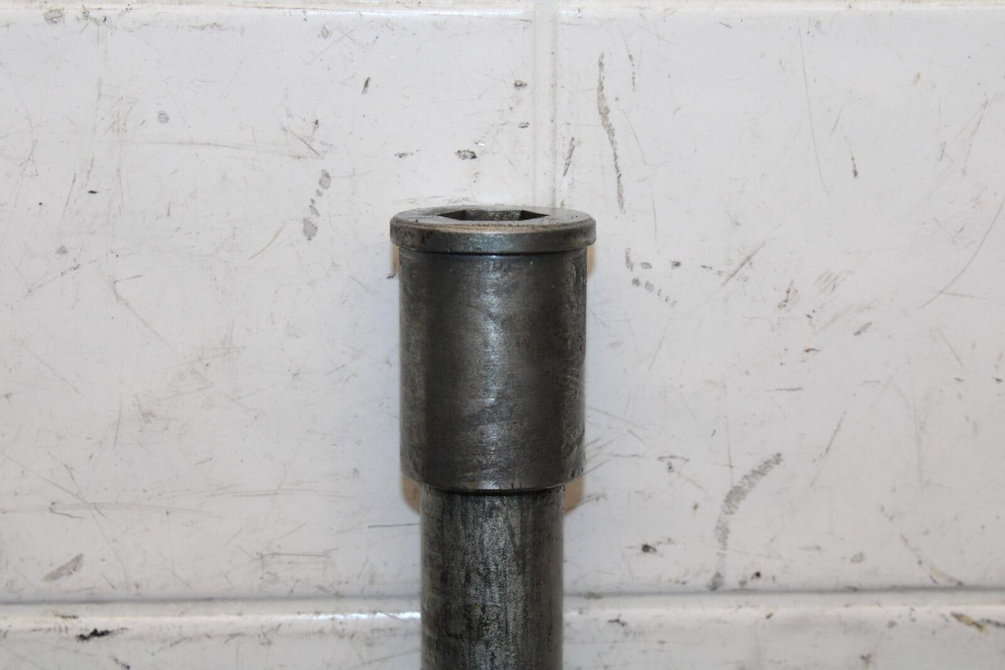 2000 Kawasaki Ninja ZX9R ZX900F FRONT WHEEL RIM AXLE PIVOT BOLT 41068-1404 BB70