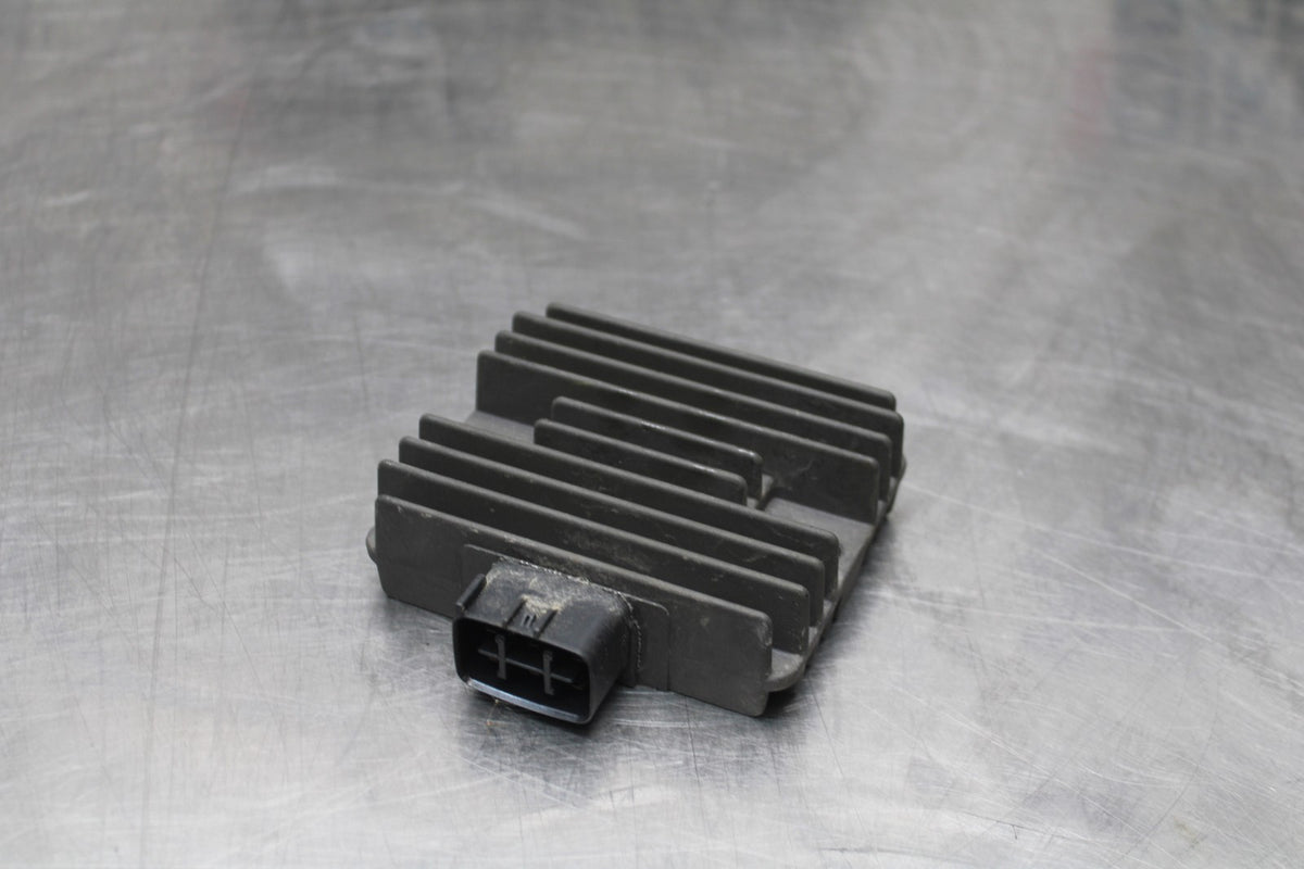 08-16 YAMAHA YZF R6 RECTIFIER VOLTAGE REGULATOR BB856
