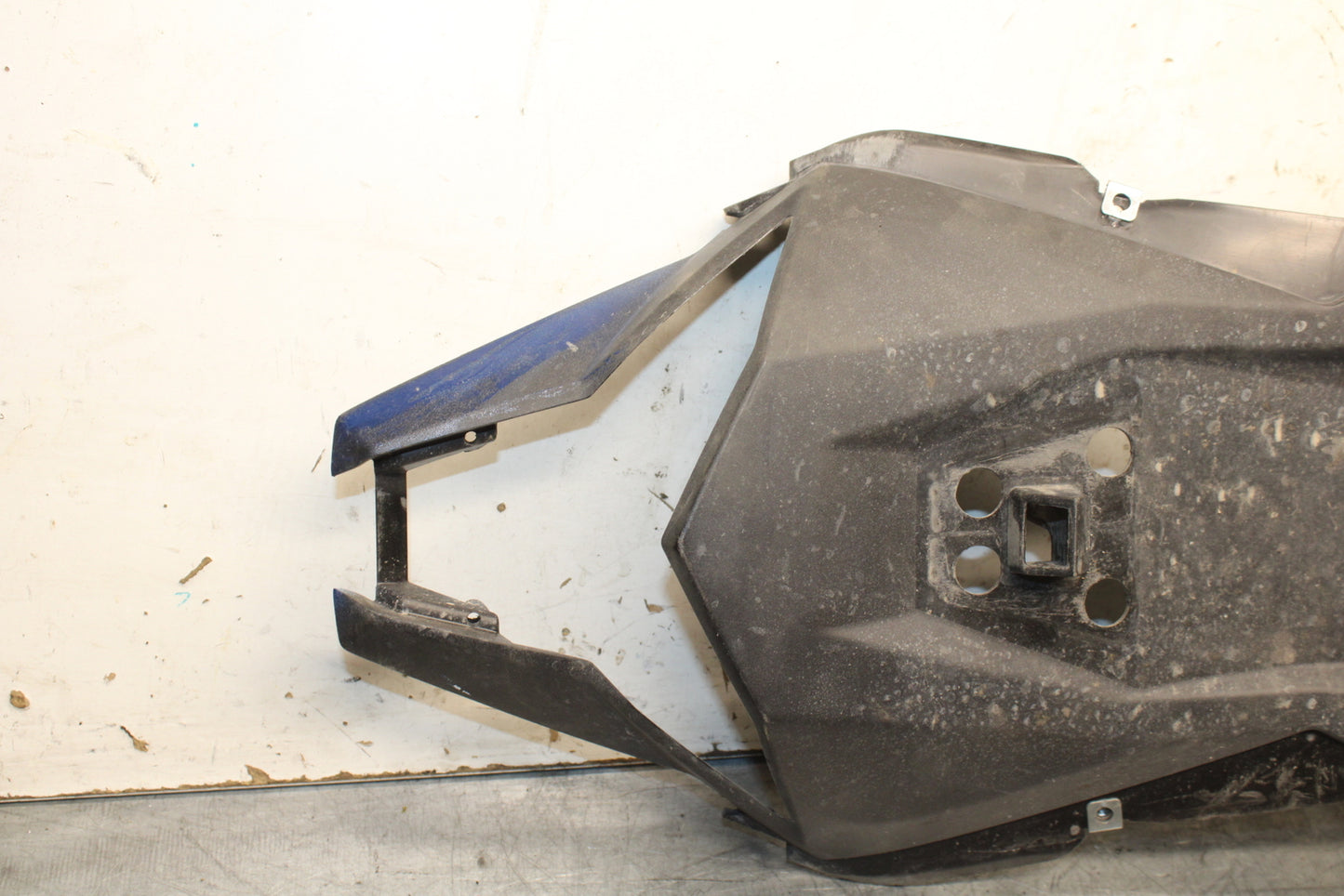 19-22 KAWASAKI Z400 REAR UNDERTAIL & BATTERY TRAY FAIRING COWL FENDER BB708