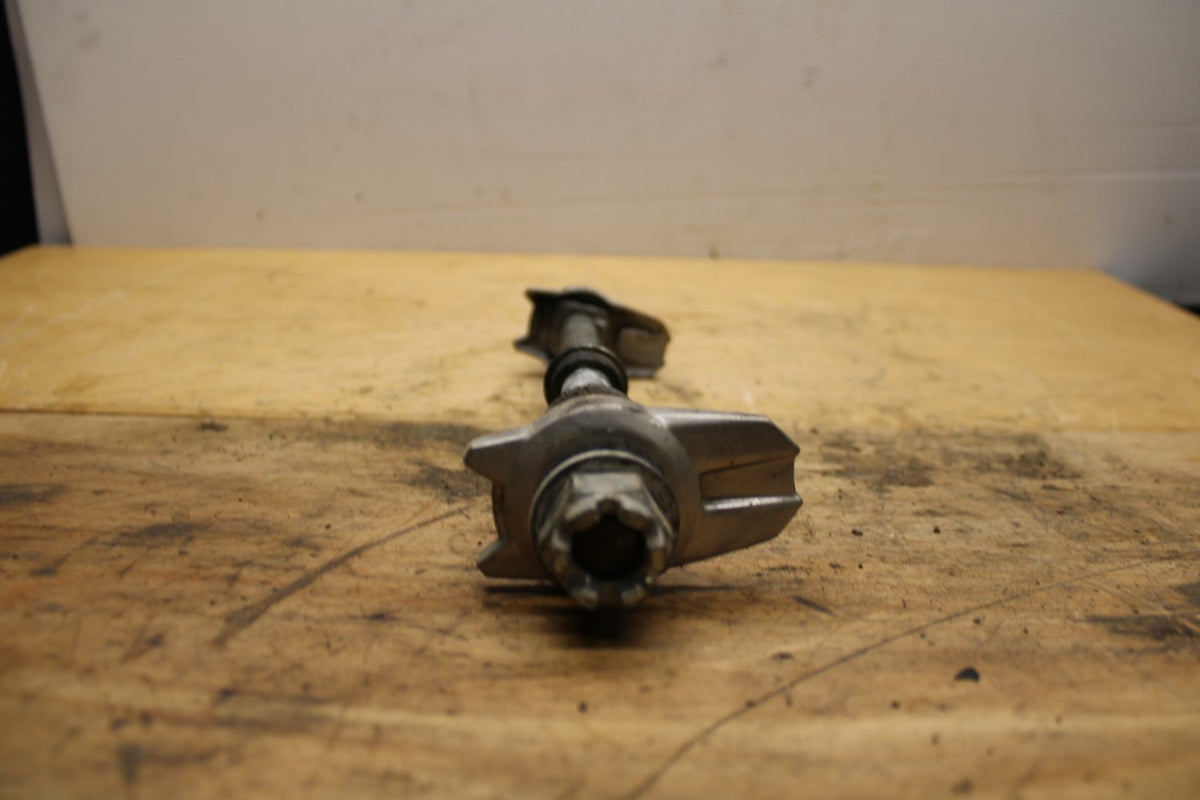 09-10 KAWASAKI ER-6N REAR AXLE BACK WHEEL RIM PIVOT BOLT AXEL BB325