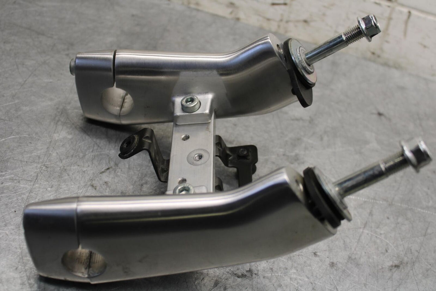 2007 Suzuki Boulevard M50 HANDLEBAR RISERS BB537