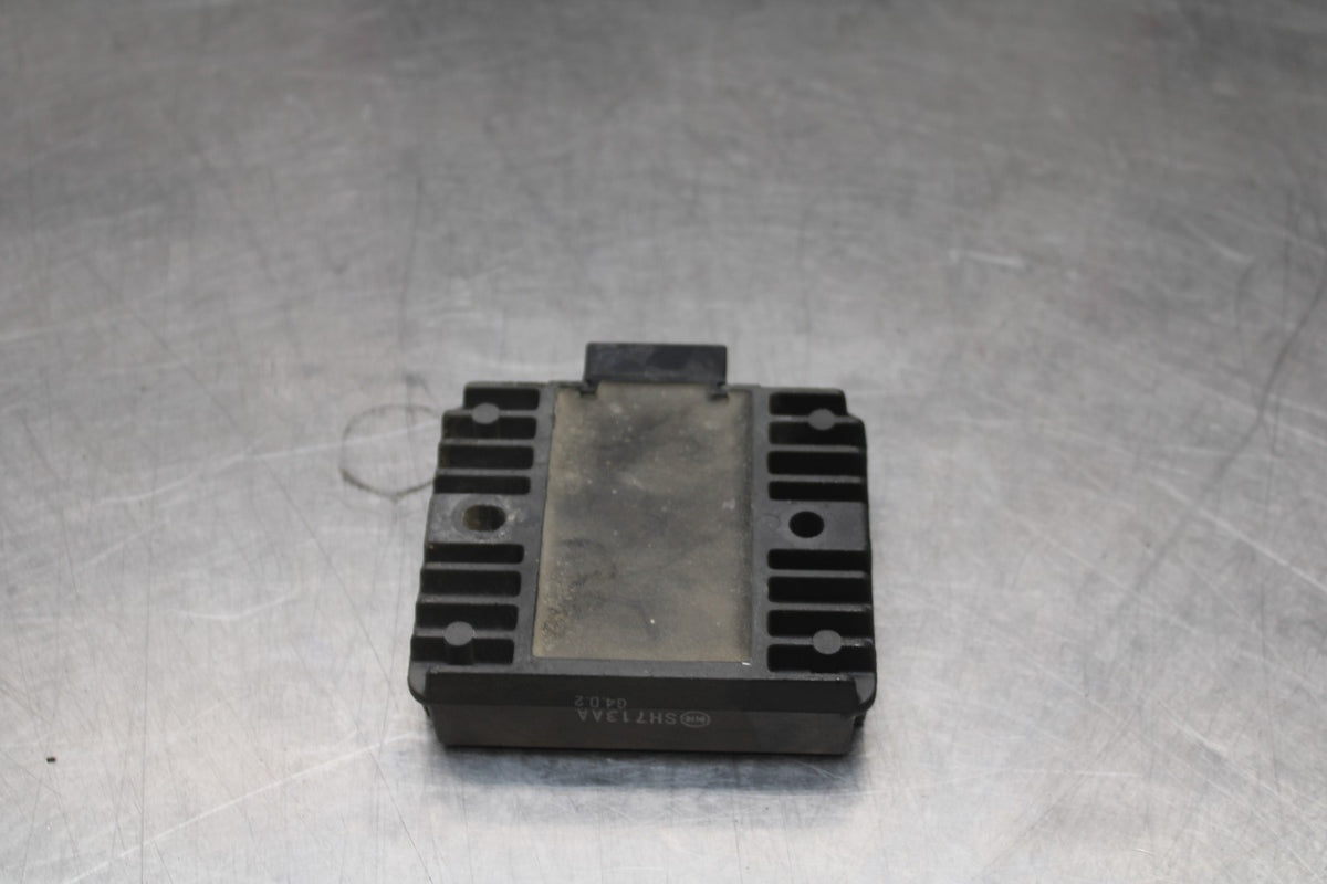05 YAMAHA YZF R6 RECTIFIER VOLTAGE REGULATOR BB814