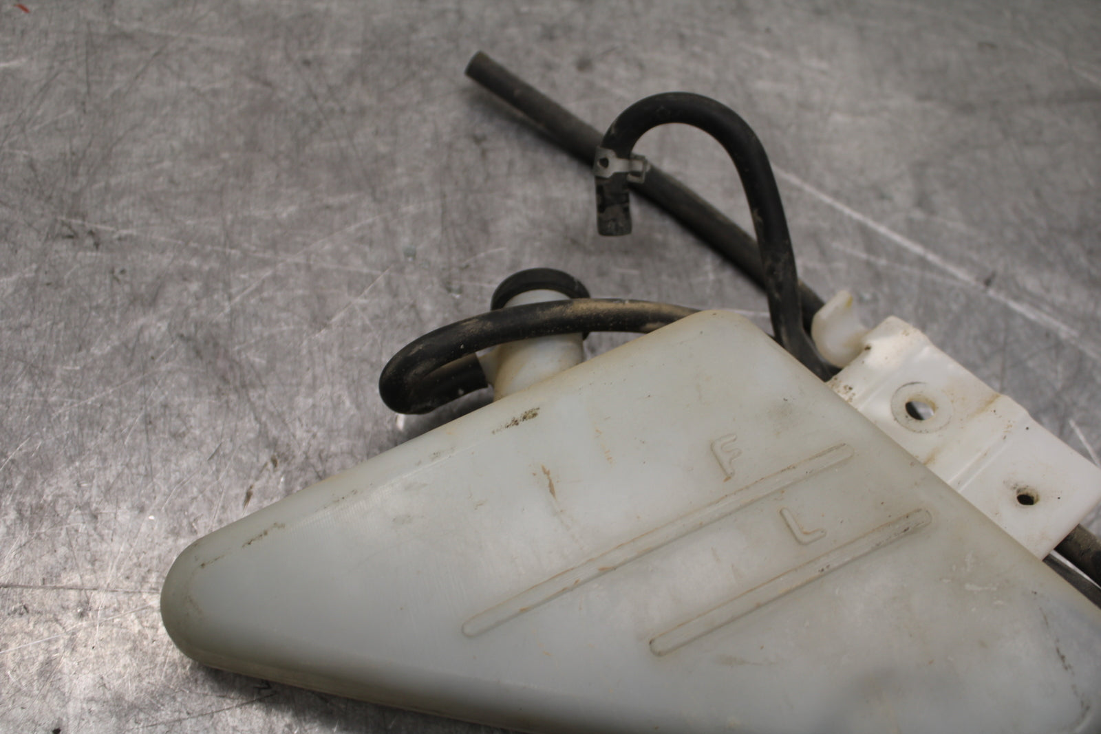 08-10 SUZUKI GSXR 600 COOLANT WATER TANK RESERVOIR BOTTLE  BB721