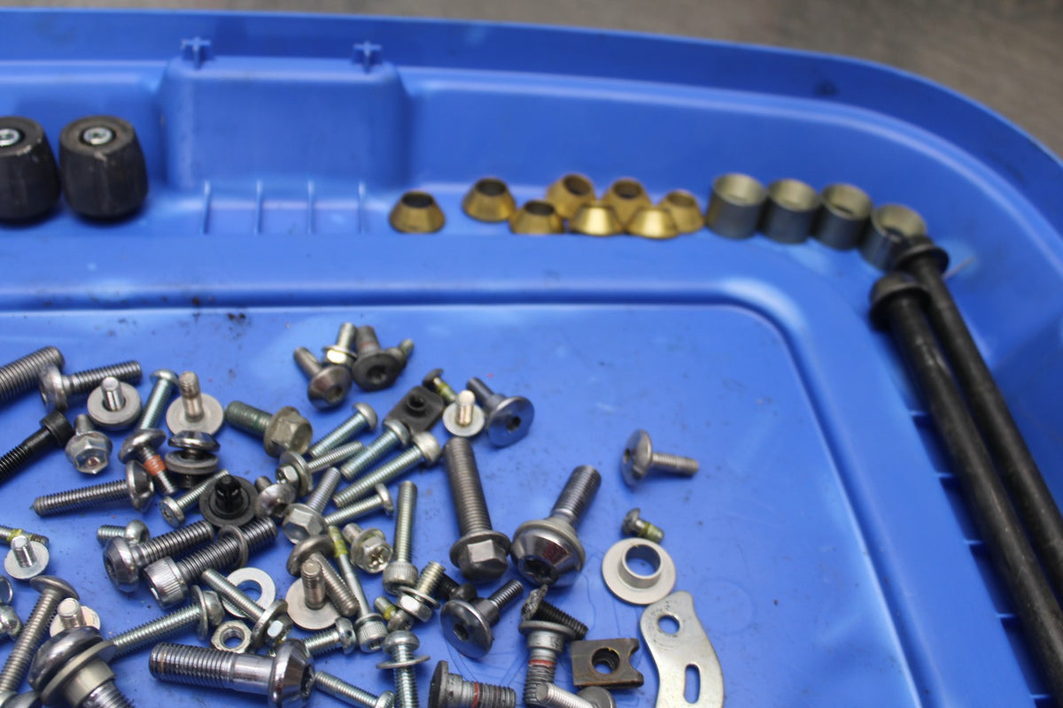 17 YAMAHA YZF R6 MOUNTING BOLTS HARDWARE SCREWS BB922