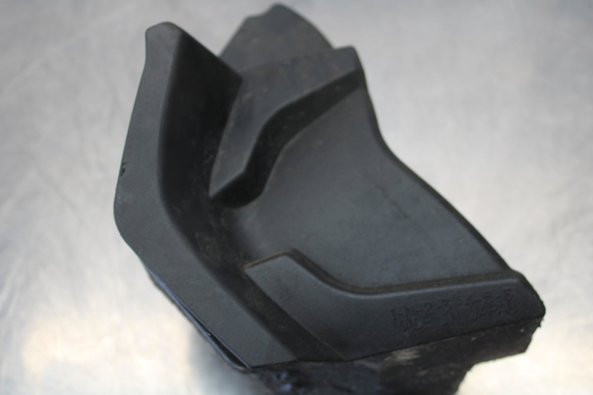 07-08 YAMAHA YZF R1 ENGINE SPROCKET COVER BB160