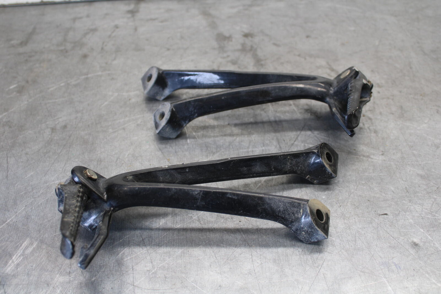 06-07 SUZUKI GSXR 600 REAR BACK PASSENGER PEG SET PAIR BB694