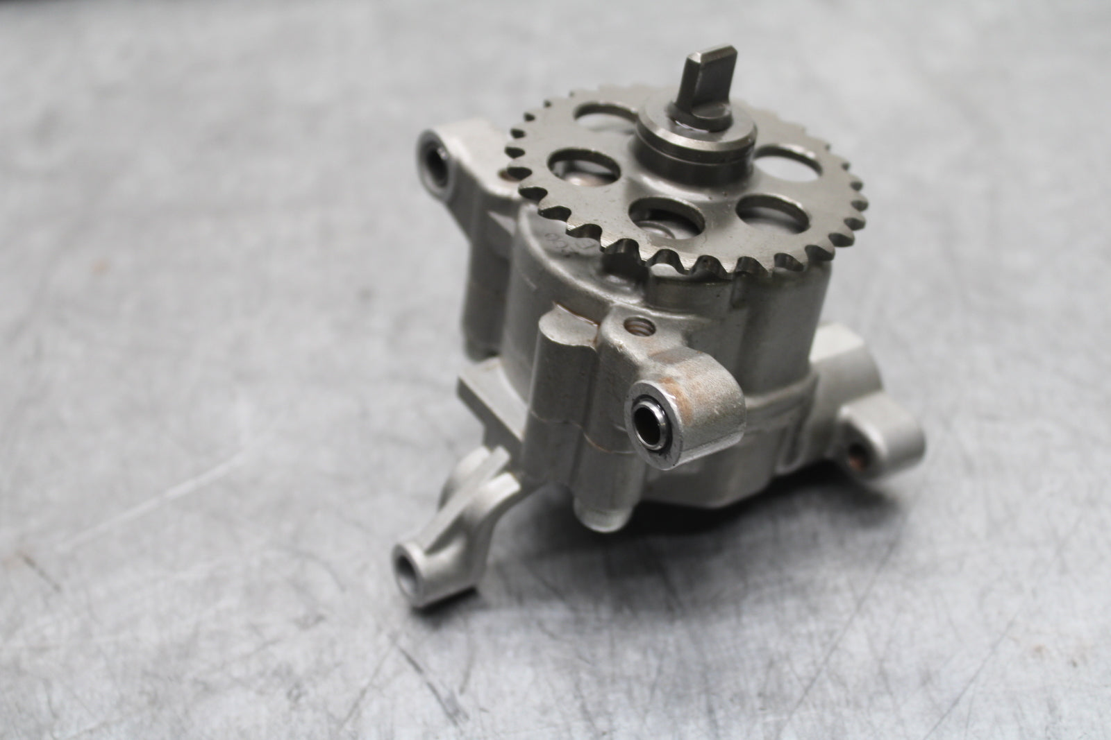 06 YAMAHA YZF R6 ENGINE MOTOR OIL PUMP BB716