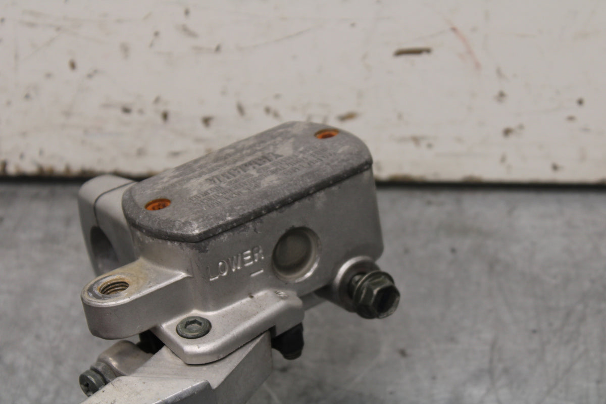 99-00 YAMAHA V STAR 1100 FRONT BRAKE MASTER CYLINDER BB711