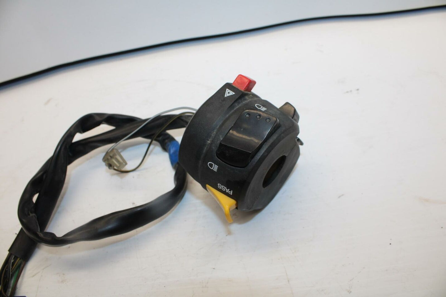 13-16 SUZUKI BANDIT 1250S ABS LEFT  HANDLE HORN SIGNALS SWITCH SWITCHES  BB238