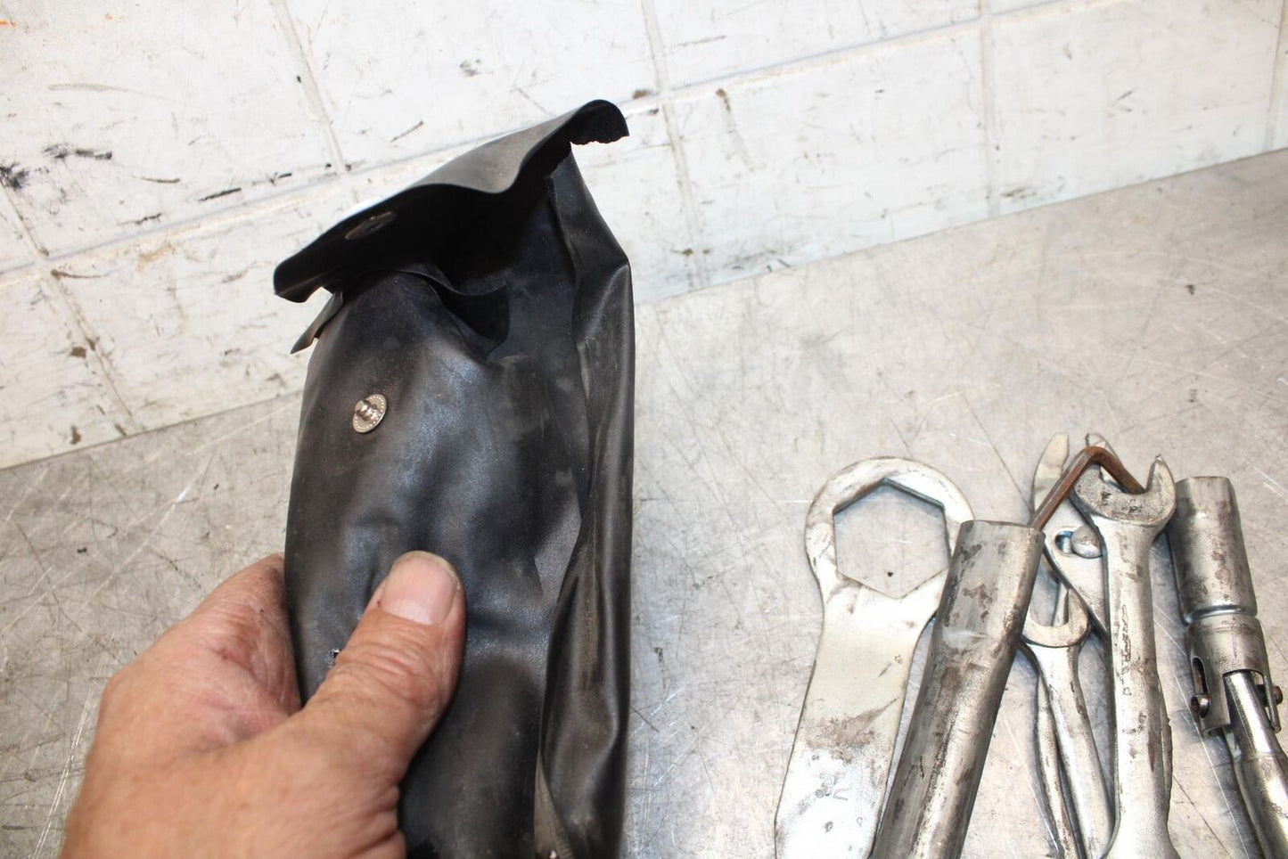 2009 Kawasaki Ninja ZX6R ZX600R STOCK TOOLS OEM TOOL BAG KIT SET BB538