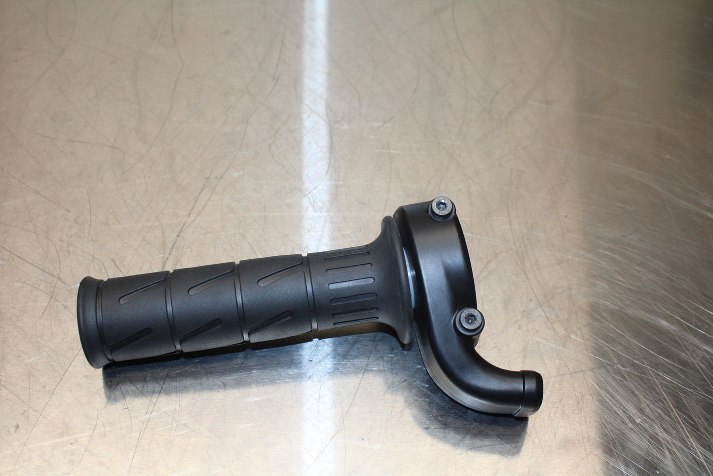 23-24 KAWASAKI NINJA ZX14R NEW!! THROTTLE CABLE LINE HOUSING GUIDE BB141