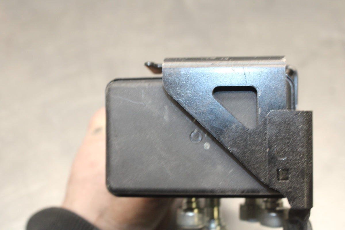 24-25 KAWASAKI NINJA ZX6R ABS PUMP UNIT MODULE BB785-CH