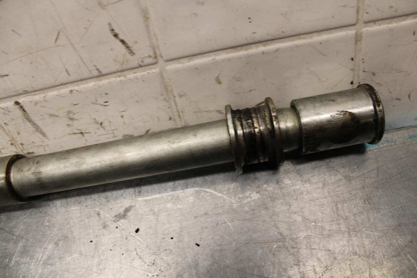 2003 Kawasaki Ninja ZX6RR ZX600K FRONT WHEEL RIM AXLE PIVOT BOLT BB66