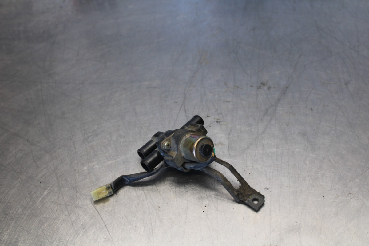 05 YAMAHA YZF R6 AIR VALVE SOLENOID TOP ENGINE SWITCH SENSOR BB894
