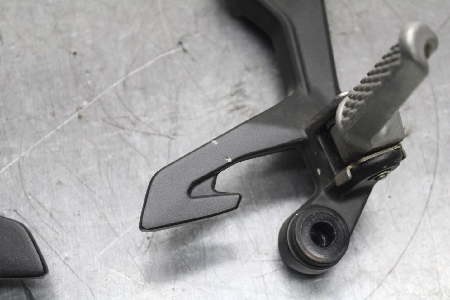 18-23 KAWASAKI NINJA 400 EX400 ABS REAR BACK PASSENGER PEG SET PAIR BB747